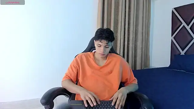 Ithan Hott online show from July 2026 03:45:02 AM