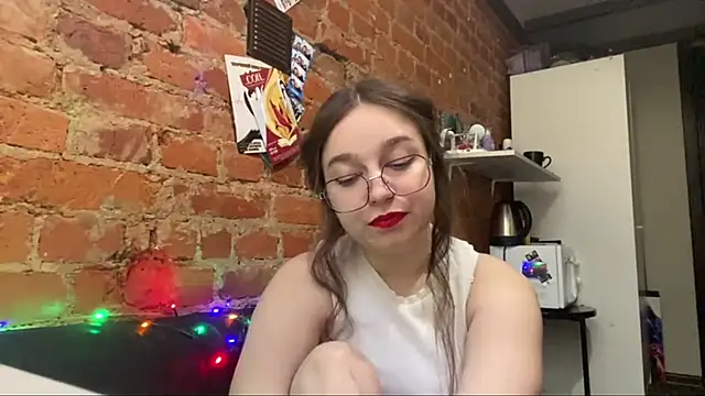 DaliLove online show from May 2026 05:42:02 PM