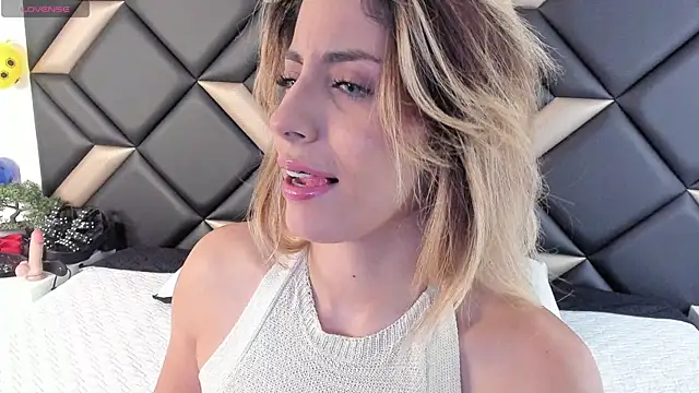 Snapshot of AdrianaHarlow chatting on June 2026 12:55:01 PM AdrianaHarlow online show from June 2026 12:55:01 PM