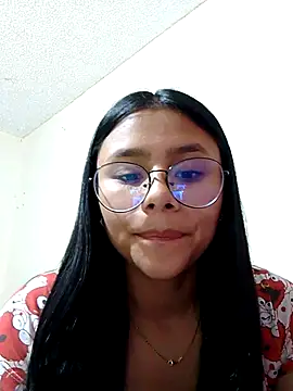 Snapshot of Sofielovee-01 chatting on July 2026 02:17:02 AM Sofielovee-01 online show from July 2026 02:17:02 AM