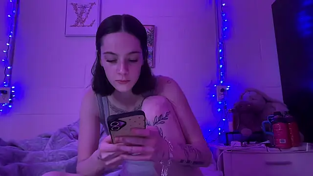 Faithluvv05 online show from June 2026 11:07:01 PM