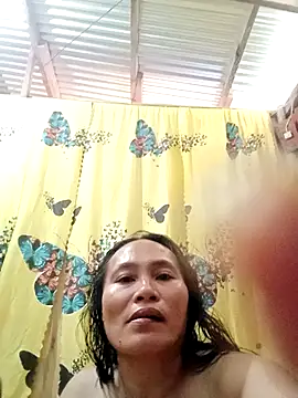 Snapshot of Queenslay chatting on July 2026 12:17:01 AM Queenslay online show from July 2026 12:17:01 AM