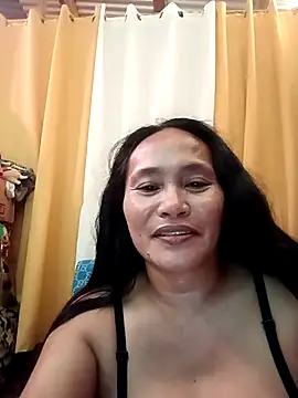 Snapshot of Queenslay chatting on July 2026 05:03:02 AM Queenslay online show from July 2026 05:03:02 AM