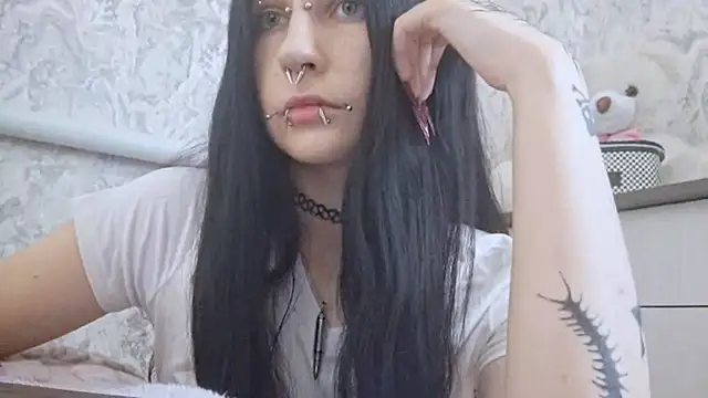KrissyHiott online show from June 2026 08:25:02 AM