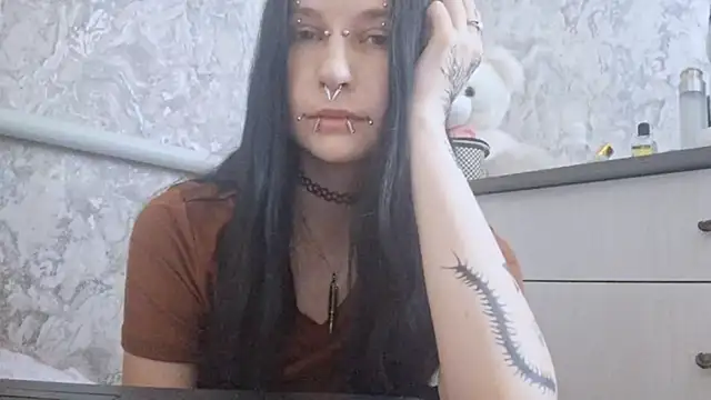 KrissyHiott online show from June 2026 04:26:01 AM