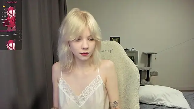 Snapshot of voguecaroline chatting on August 2026 08:12:02 PM voguecaroline online show from August 2026 08:12:02 PM