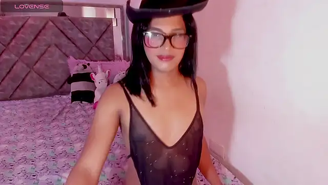 Snapshot of isabellaho1318 chatting on June 2026 06:27:01 AM isabellaho1318 online show from June 2026 06:27:01 AM