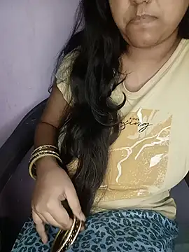 MissRiyaLive online show from August 2026 06:28:01 PM
