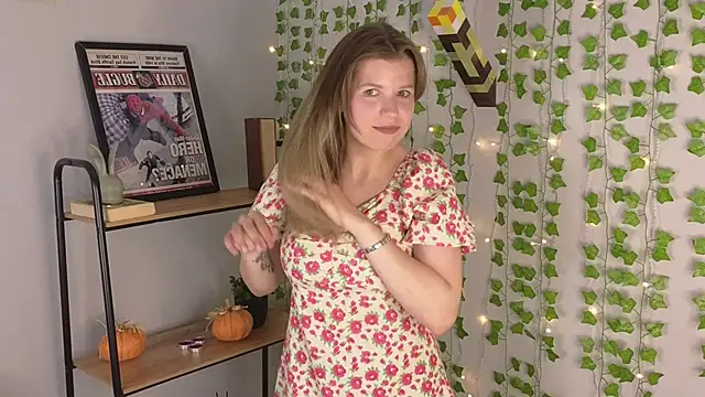 Mary Moore  online show from June 2026 08:19:01 AM