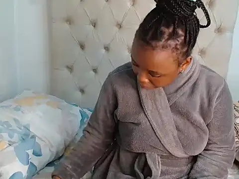 Snapshot of Lihle_00 chatting on June 2026 06:33:02 AM Lihle 00 online show from June 2026 06:33:02 AM