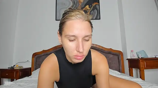 Snapshot of SofiClimbing chatting on October 2025 04:05:01 PM SofiClimbing online show from October 2025 04:05:01 PM