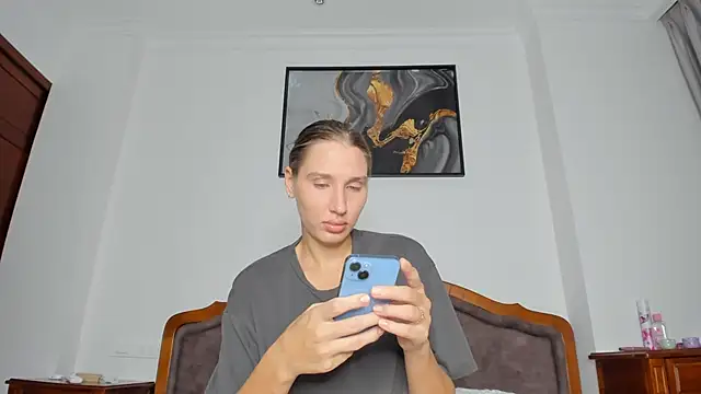 Snapshot of SofiClimbing chatting on November 2025 10:59:01 AM SofiClimbing online show from November 2025 10:59:01 AM