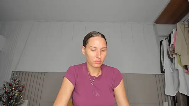 Snapshot of SofiClimbing chatting on February 2026 05:11:02 AM SofiClimbing online show from February 2026 05:11:02 AM