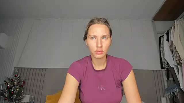 Snapshot of SofiClimbing chatting on February 2026 01:24:02 AM SofiClimbing online show from February 2026 01:24:02 AM