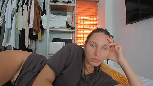 Snapshot of SofiClimbing chatting on March 2026 06:24:02 AM SofiClimbing online show from March 2026 06:24:02 AM