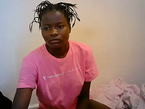 Snapshot of BerryJulie chatting on June 2026 05:54:02 AM BerryJulie online show from June 2026 05:54:02 AM