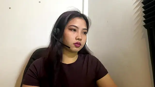 LupitaMenk online show from June 2026 03:01:01 AM