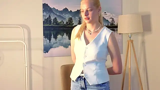 GabrieleHonor online show from June 2026 05:02:01 AM