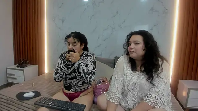 Snapshot of genesis_y_moon chatting on July 2026 12:30:02 PM genesis y moon online show from July 2026 12:30:02 PM