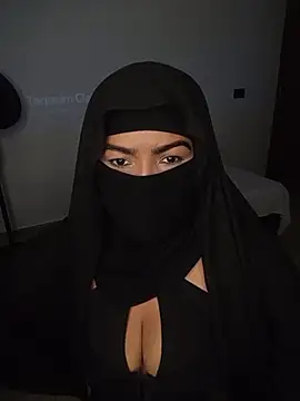 nayla mohammed  online show from June 2026 10:11:02 PM