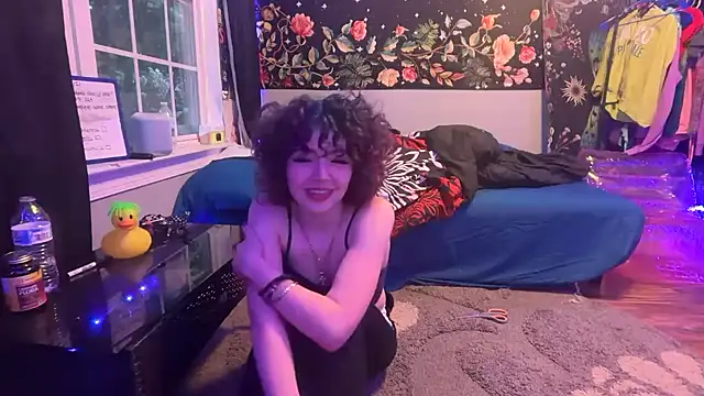petitewhitebaee online show from June 2026 12:42:01 AM