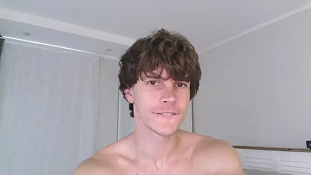 Snapshot of Eric_Crush chatting on July 2026 04:28:02 AM Eric Crush online show from July 2026 04:28:02 AM
