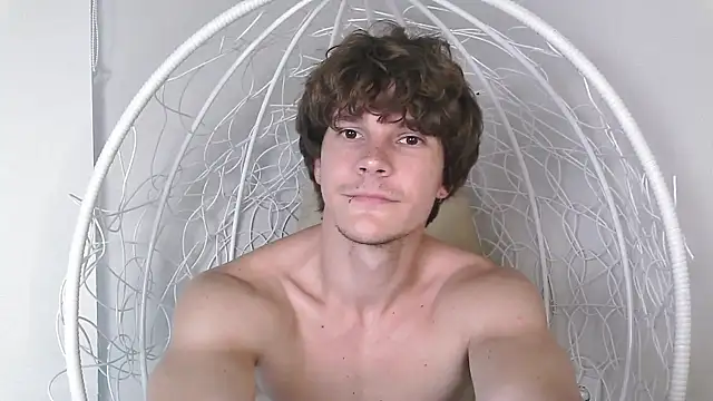 Snapshot of Eric_Crush chatting on July 2026 04:05:01 AM Eric Crush online show from July 2026 04:05:01 AM