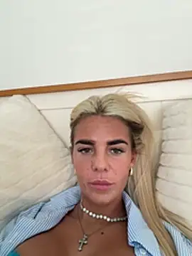 kim17827 online show from July 2026 06:06:02 PM
