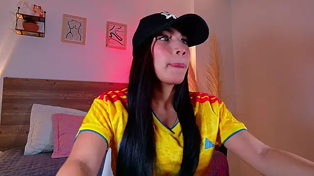 Snapshot of _Emmakiss_ chatting on July 2026 09:08:02 PM Emmakiss online show from July 2026 09:08:02 PM