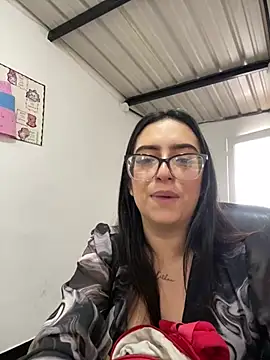 Snapshot of Kloenovoa- chatting on June 2026 01:30:01 PM Kloenovoa- online show from June 2026 01:30:01 PM