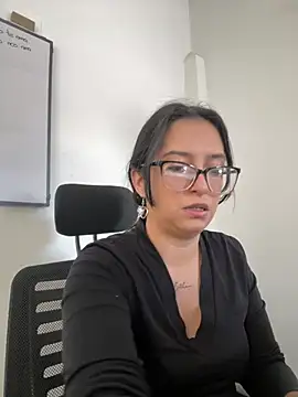 Snapshot of Kloenovoa- chatting on July 2026 01:41:02 PM Kloenovoa- online show from July 2026 01:41:02 PM