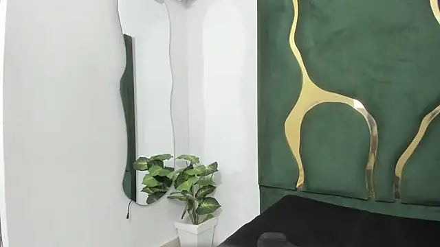 Snapshot of Mila_petiteasm chatting on July 2026 12:13:01 PM Mila petiteasm online show from July 2026 12:13:01 PM