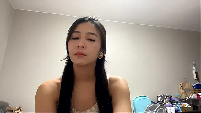 JulianaLusardi online show from June 2026 05:03:02 AM
