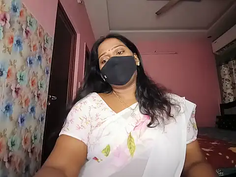 Snapshot of Meenakshy chatting on June 2026 04:59:01 AM Meenakshy online show from June 2026 04:59:01 AM