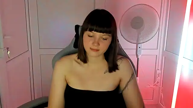 Snapshot of Vanilla_Vixen chatting on June 2026 06:12:01 PM Vanilla Vixen online show from June 2026 06:12:01 PM