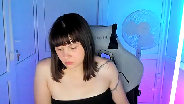 Snapshot of Vanilla_Vixen chatting on July 2026 04:07:02 AM Vanilla Vixen online show from July 2026 04:07:02 AM