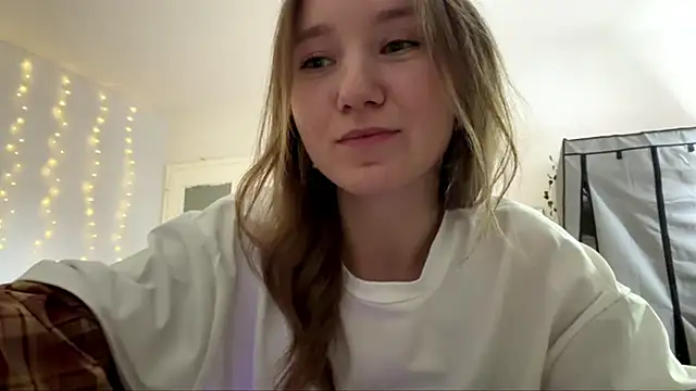 smalllisa online show from June 2026 04:56:02 PM
