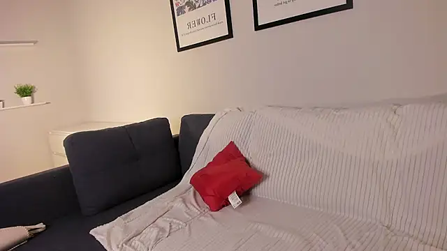 Snapshot of SmilesViktoria chatting on June 2026 02:18:02 PM SmilesViktoria online show from June 2026 02:18:02 PM