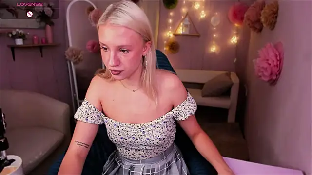 Angel Tessa online show from July 2026 08:51:01 PM