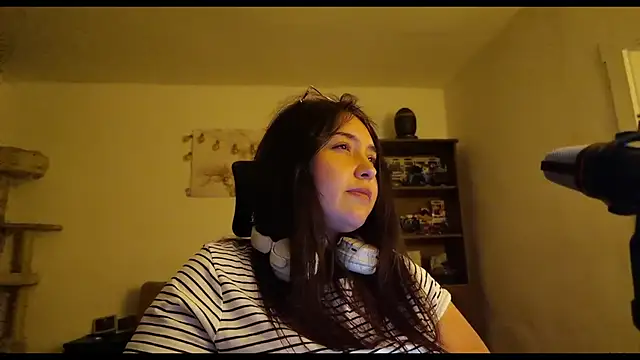 Snapshot of RosieBonbon chatting on June 2026 07:09:02 PM RosieBonbon online show from June 2026 07:09:02 PM