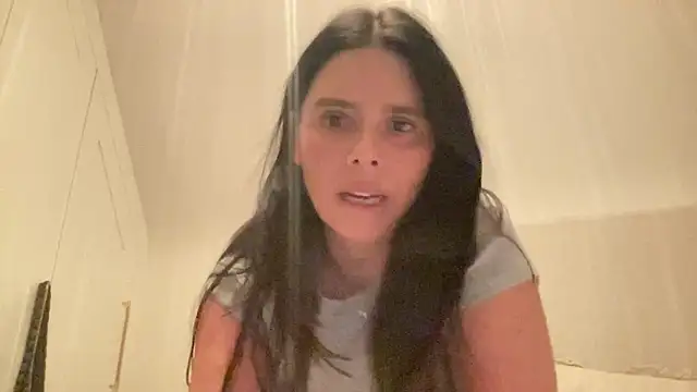 Snapshot of JadeLucy chatting on June 2026 08:15:02 PM JadeLucy online show from June 2026 08:15:02 PM