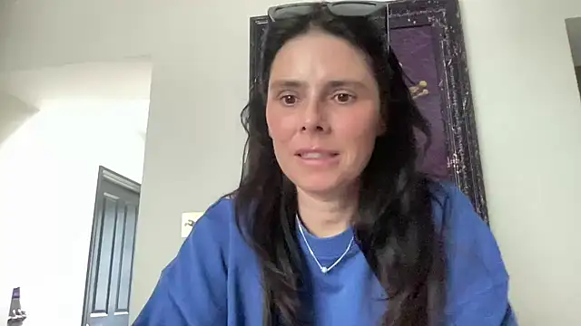 Snapshot of JadeLucy chatting on June 2026 10:10:02 AM JadeLucy online show from June 2026 10:10:02 AM
