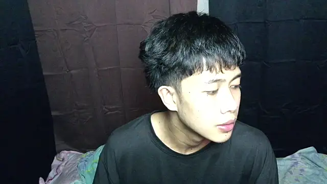 Hottwink09 online show from June 2026 07:17:01 AM