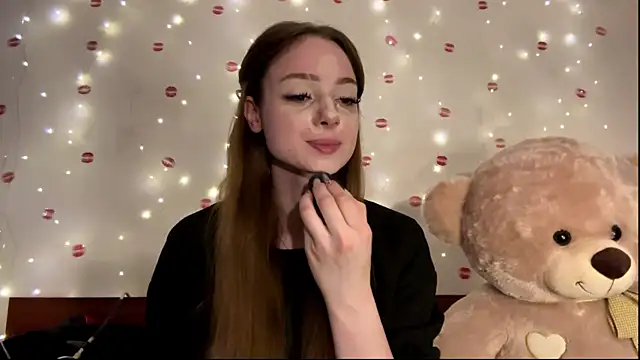 itskylieee online show from June 2026 10:25:01 AM