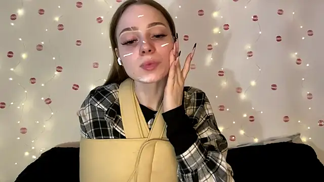 itskylieee online show from June 2026 12:39:01 PM
