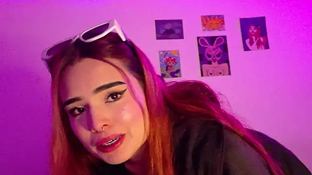 Snapshot of WendyandSienna chatting on June 2026 04:26:02 AM WendyandSienna online show from June 2026 04:26:02 AM