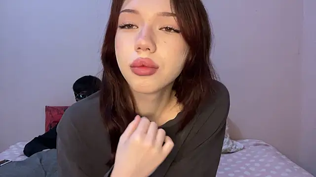 moonlure online show from July 2026 10:24:02 PM