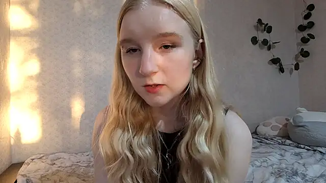Snapshot of InnoBelle chatting on June 2026 01:54:02 AM InnoBelle online show from June 2026 01:54:02 AM