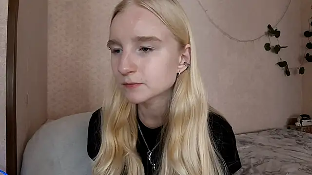 Snapshot of InnoBelle chatting on June 2026 05:22:01 AM InnoBelle online show from June 2026 05:22:01 AM