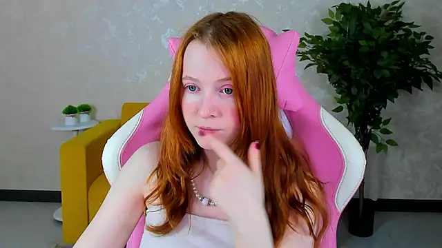 Snapshot of ari-kittyy chatting on June 2026 04:13:02 AM ari-kittyy online show from June 2026 04:13:02 AM